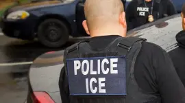 Agentes del Servicio de Inmigración y Control de aduanas de Estados Unidos detuvieron a un estudiante ecuatoriano tras presentarse en una Corte.