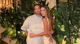 Sam Webb se mostró orgulloso de sus esposa Nadia Mejía tras su coronación como Miss Universo Ecuador 2025.
