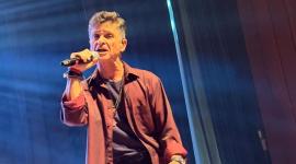 Ricardo Williams cantó y envió mensajes para la conciencia de  los televidentes sobre el mundo que vivimos. También recordó al Ángel de Piedra.