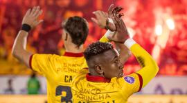 Gastón Campi y Bryan Carabalí agradecen a los  hinchas de Barcelona, tras conseguir la  victoria ante Vinotinto, por la Liga Pro. Ahora los toreros van por Cuenca Juniors en Copa Ecuador.