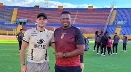 Antonio Valencia (derecha) es una de las leyendas del fútbol ecuatoriano. El excapitán de la Tricolor habló del partido Ecuador vs. Paraguay, en esTAmañana