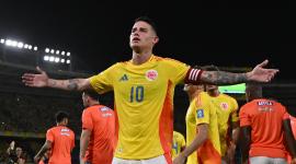 James Rodríguez, símbolo de Colombia, celebra su gol ante Bolivia. La Selección colombiana aseguró su cupo a la Copa del Mundo.