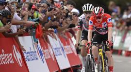 Jonas Vingegaard se proclamó campeón de  La Vuelta, pese a que la última etapa no pudo completarse por las protestas.