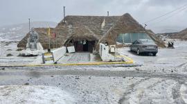 Una inusual nevada se registró en el sector El Arenal, en Chimborazo, este sábado 20 de septiembre del 2025.