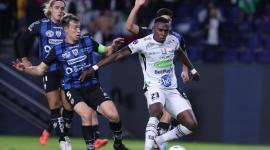 Richard Schunke (izquierda) de Independiente del Valle, liderará la defensa ante el Once Caldas, en el partido de vuelta de los cuartos de final de la Copa Sudamericana.