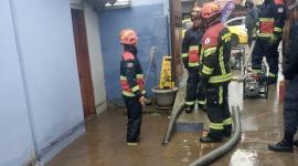 El Cuerpo de Bomberos de Quito atendió emergencias por acumulación de agua en diferentes zonas de la capital.