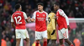 Piero Hincapié debutó con el Arsenal el 26 de octubre del 2025.