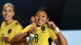 Evelyn Burgos (derecha) y Karen Flores, seleccionadas de Ecuador.