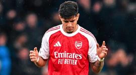 Piero Hincapié debutó en la Premier League en la victoria de Arsenal ante Crystal Palace, el domingo 26 de octubre.