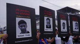 Familiares y decenas de ciudadanos exigen justicia en el caso Las Malvinas.