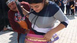 Decenas de personas llegaron  al Estadio Olímpico Atahualpa, con el fin de canjear las entradas a los conciertos de la cantante Shakira. Fotos: API /Rolando Enríquez