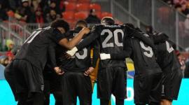 Los jugadores ecuatorianos se reunieron antes del inicio del partido en Toronto.