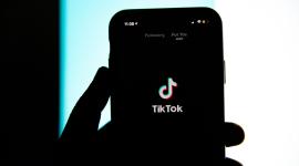 En Francia, se presentó proyecto de ley para prohibir las plataformas de flujo continuo de video como tiktok por los efectos psicológicos que puede producir en jóvenes menores de 15 años.