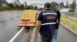 AMC intensifica controles de ventas ambulantes en vías rápidas de Quito