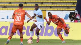 Universidad Católica y Libertad igualaron en el inicio de la jornada del hexagonal final.