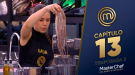 Karime cocinando pulpo en el reto de eliminación del 8 de diciembre del 2025.