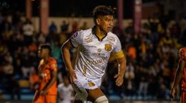 Xavier Arreaga es uno de los capitanes de Barcelona. El equipo no se entrenó por la falta de pagos de sus sueldos.