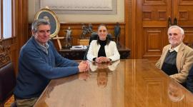 La presidenta Claudia Sheinbaum (de blanco) rechazó el ataque de Estados Unidos a Venezuela.