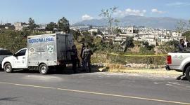 Un cuerpo envuelto en fundas plásticas fue hallado en el norte de Quito.