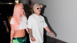 Karol G y Feid oficializaron su relación luego de dar una serie de pistas en redes sociales.