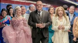 Los novios viajaron en metro para llegar a la iglesia de San Francisco, para renovar sus votos matrimoniales.