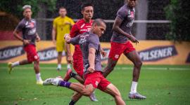 Un entrenamiento de Barcelona antes del inicio del torneo local