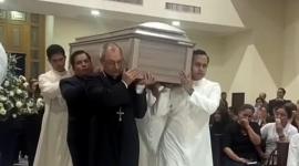 Se realizó una misa de cuerpo presente en honor al padre Alfonso Avilés Pérez, quien falleció en Playas