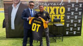 Sixto Vizuete en la presentación en The Strongest