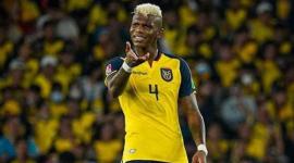 Robert Arboleda con la camiseta de la Selección de Ecuador