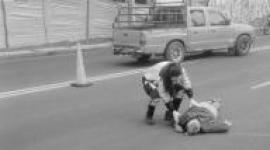 Un hombre murió atropellado en la avenida Galo Plaza Lasso.