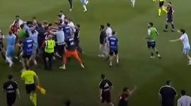 Varios jugadores protagonizaron el altercado.