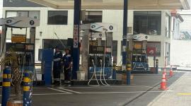 Usuarios reportan venta irregular de gasolina en sectores de Quito.