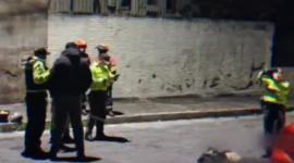 Un hombre fue abatido por un Policía tras intentar robarle su vehículo.
