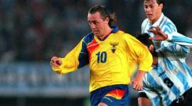 Álex Aguinaga con el número 10 en Ecuador