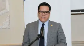 José Julio Neira es Licenciado en Asuntos Internacionales de la Universidad Rollins de Estados Unidos.