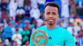 Omar Artan, árbitro somalí.