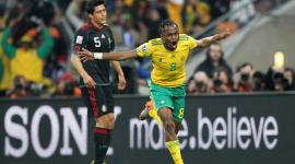 El sudafricano Siphiwe Tshabalala celebra el histórico gol con el que abrió el marcador ante México en el partido inaugural del Mundial de Sudáfrica 2010. El encuentro terminó igualado 1-1.