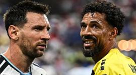 Lionel Messi, capitán de la selección de Argentina, y Vozinha, portero de la selección de Cabo Verde.