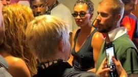 Justin y Hailey Bieber felicitan a Shakira tras su show en la final del Mundial 2026.