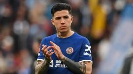Enzo Fernández durante un partido con el Chelsea.