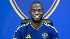 El ecuatoriano Enner Valencia firmó su contrato con Boca Juniors.