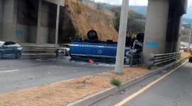 Un tanquero se volcó en la Ruta Viva la tarde de este lunes 17 de agosto de 2026.