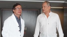Gustavo Petro y Rafael Correa durante su reunión.