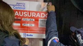 El Municipio de Quito clausuró un establecimiento en Solanda que se promocionaba en redes sociales como bar swinger y funcionaba sin los permisos correspondientes.