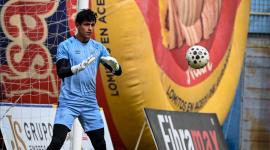 Portero de Universidad Católica previo al partido ante Delfín, en Manta.