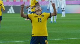 La ecuatoriana Rosa Flores festeja su primer gol en el Mundial Femenino Sub-20.
