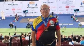 Antonio Holguín Váscones conquista la medalla de bronce en el Mundial Máster de Halterofilia