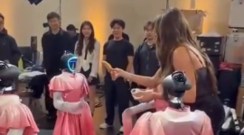 Sofía Vergara protagonizó un divertido momento al intentar compartir empanadas con robots humanoides detrás de cámaras de America's Got Talent.