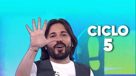Víctor Aráuz es presentador de ¡Ahora Caigo!
