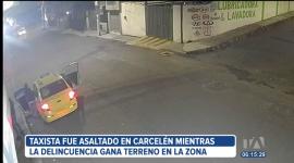 Un taxista fue víctima de la delincuencia en el sector de Carcelén, en el norte de Quito. Los vecinos denuncian que el lugar está apoderado de los sospechosos por ello los negocios cierran temprano sus puertas.

Vía: Juan Miguel Rodríguez